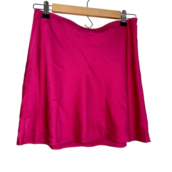 ISALIS MINA SATIN HOT PINK MINI SKIRT Sz M - Picture 3 of 5